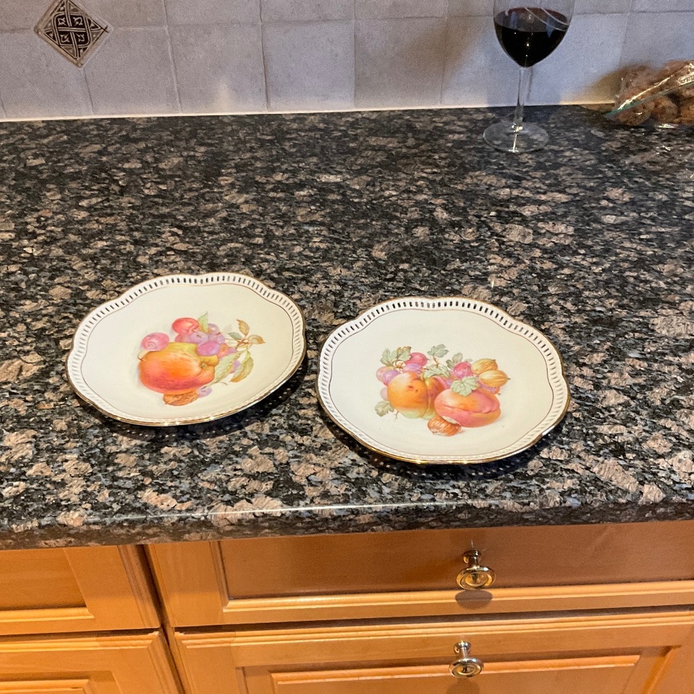 2 Bavarian dessert plates